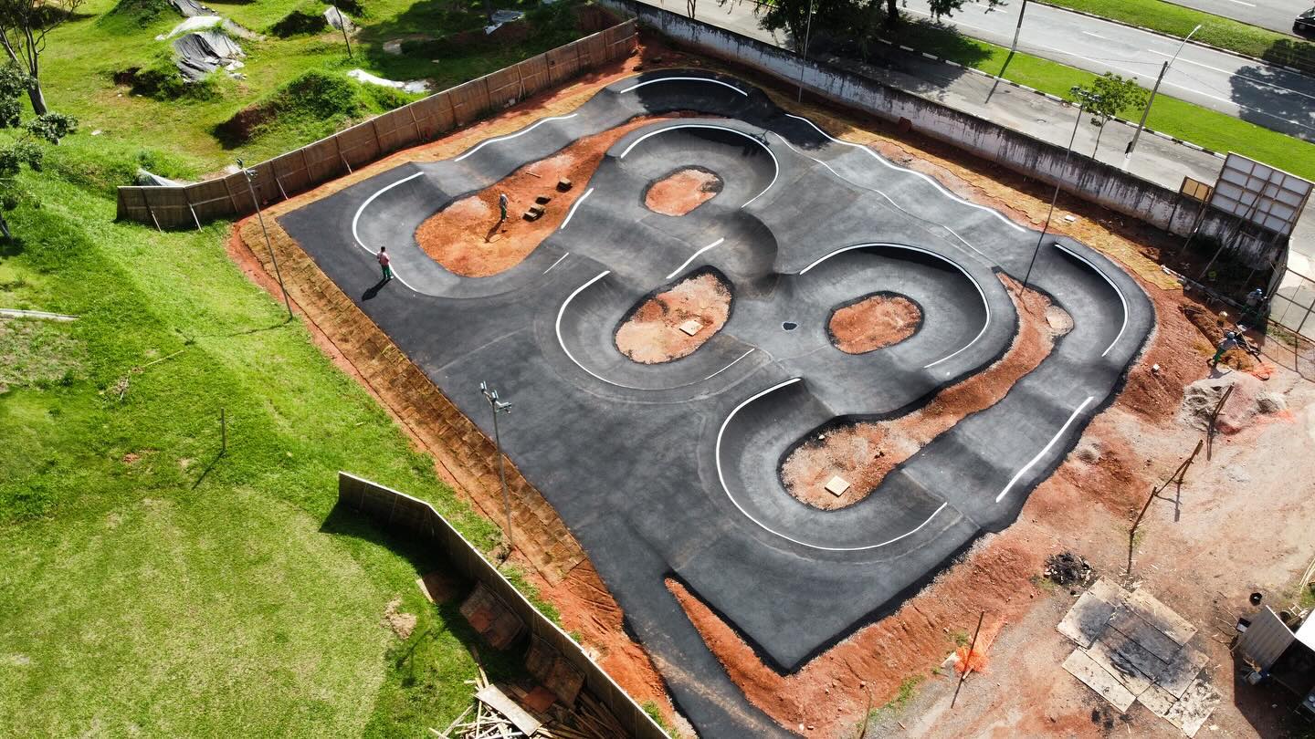 Pump Track Nilton César Cardoso — Parque Municipal Monsenhor Bruno Nardini em Valinhos/SP